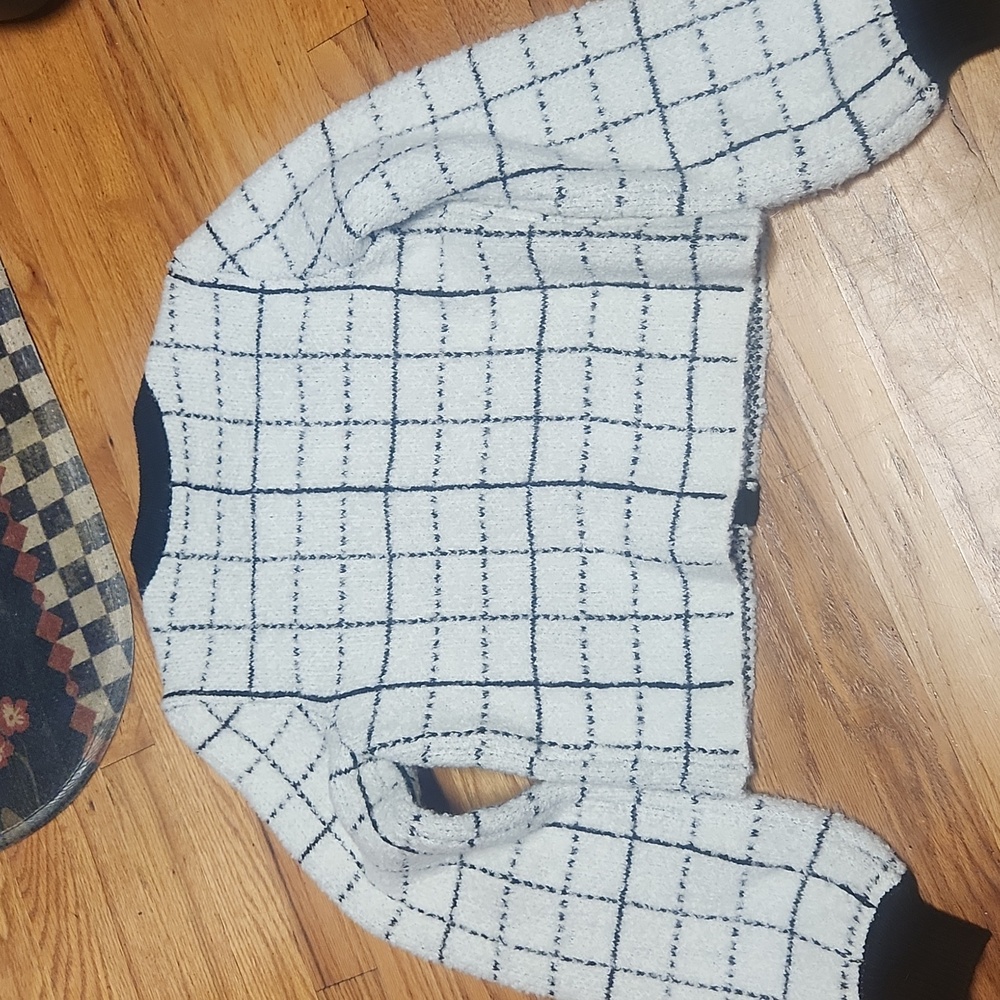 Express White and Black Swrater With Grid Pattern XS, EUC - Picture 5 of 5